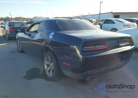 2017 Dodge Challenger Sxt z USA, uszkodzony, nr VIN 2C3CDZAG2HH568635